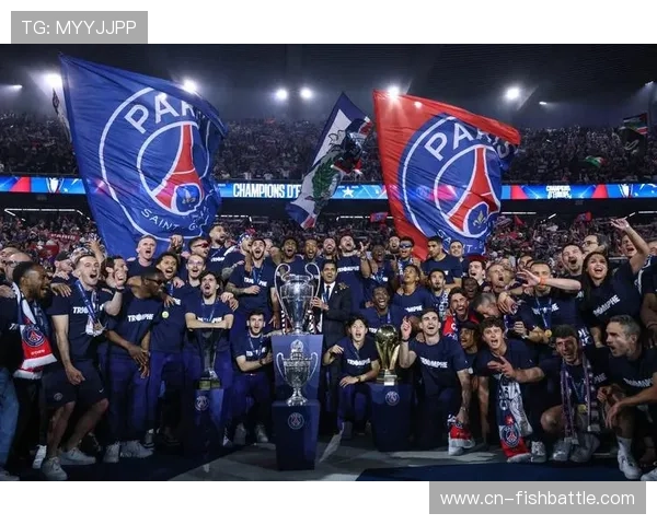 巴黎圣日耳曼中场维蒂尼亚当选2025年环球足球奖最佳中场